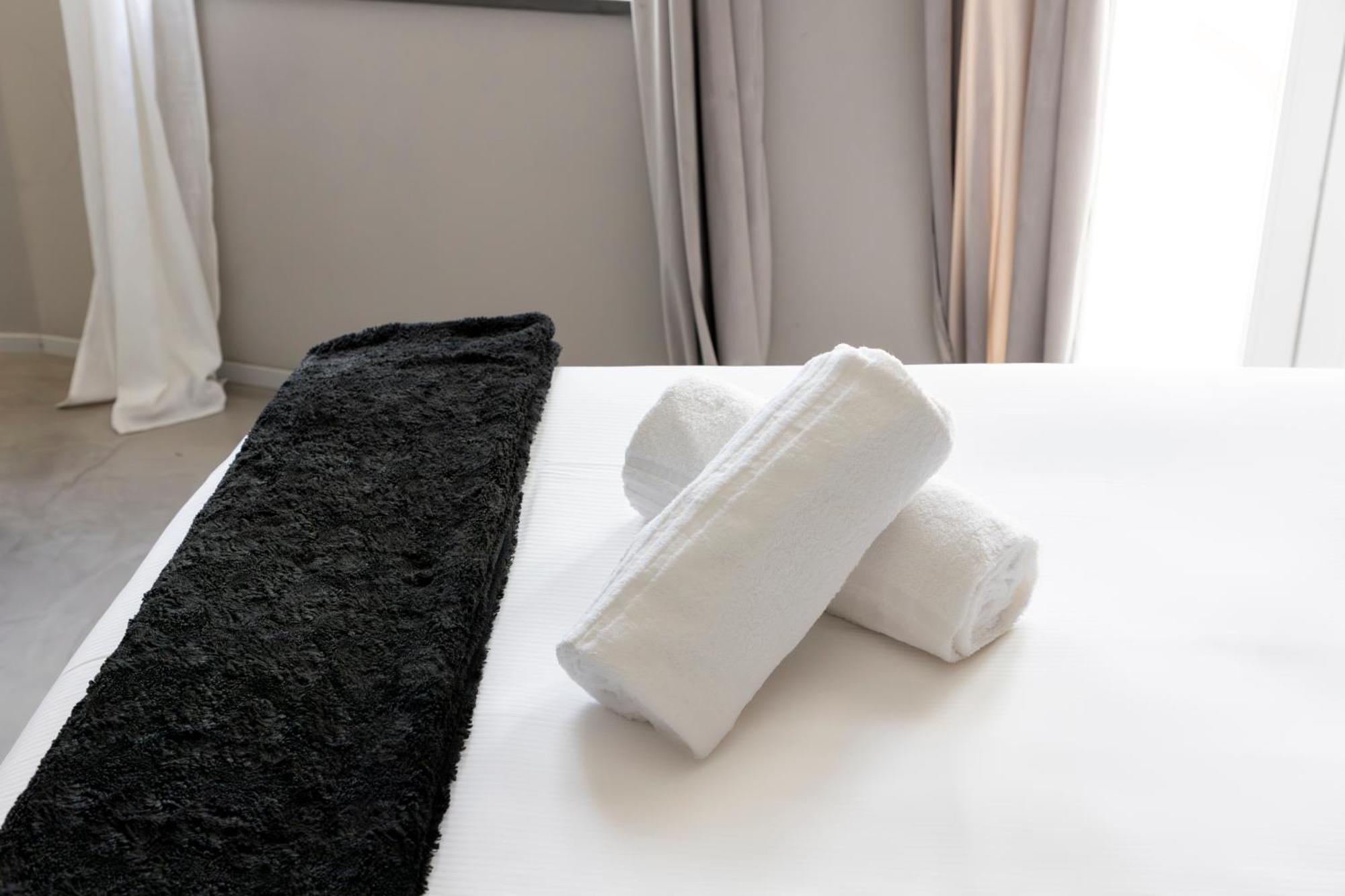 Bed and Breakfast Milestone (Adults Only) Куарту-Сант'Элена Экстерьер фото
