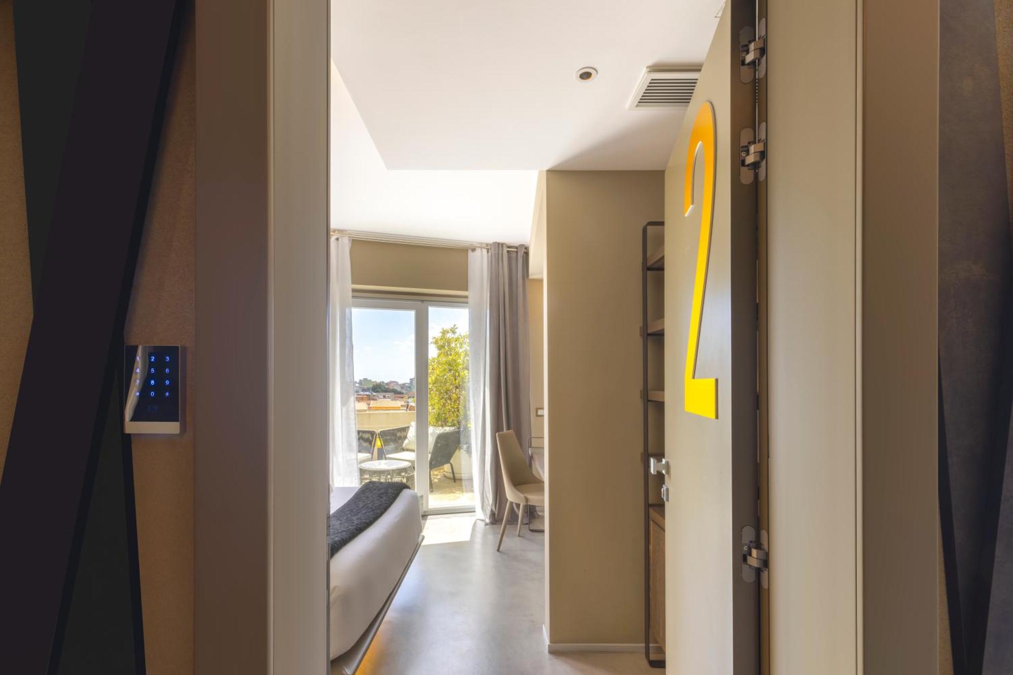 Bed and Breakfast Milestone (Adults Only) Куарту-Сант'Элена Экстерьер фото